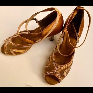 TT DANCE WEAR, BALLROOM SALSA DANCE SHOES Sz 8.5